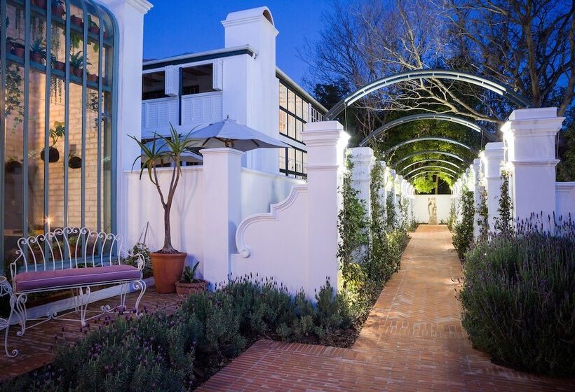 پانسیون Akademie Street Boutique