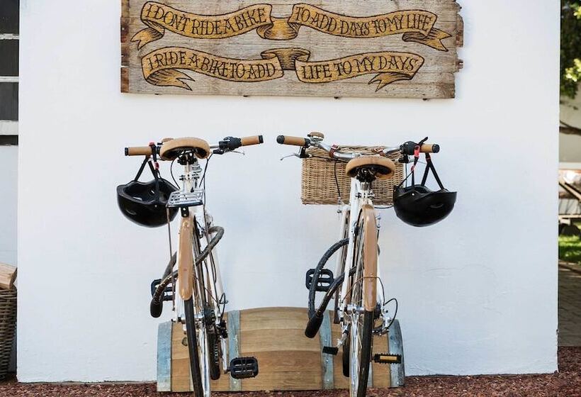 پانسیون Akademie Street Boutique