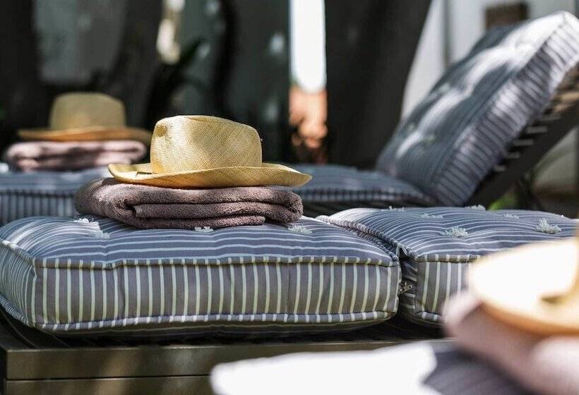 پانسیون Akademie Street Boutique