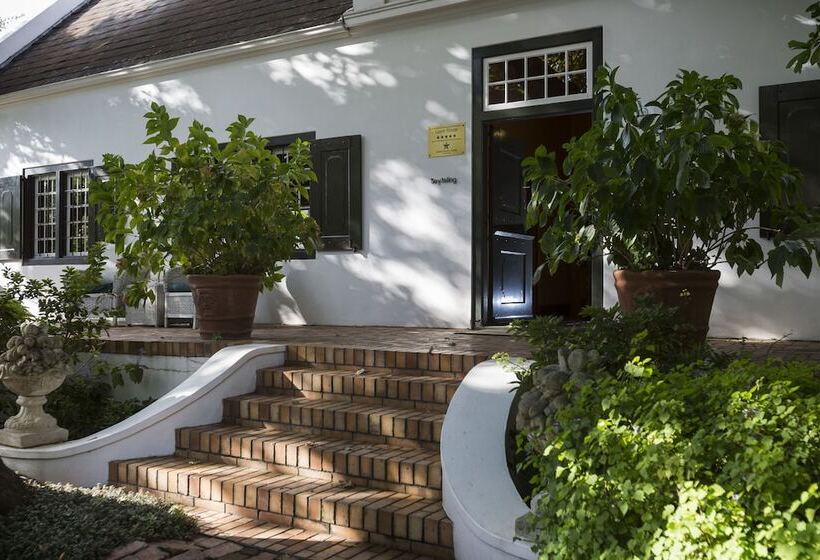 پانسیون Akademie Street Boutique