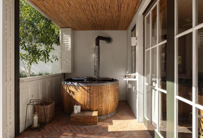 پانسیون Akademie Street Boutique