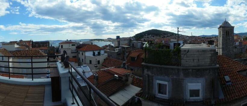 פנסיון Banica Apartments & Rooms