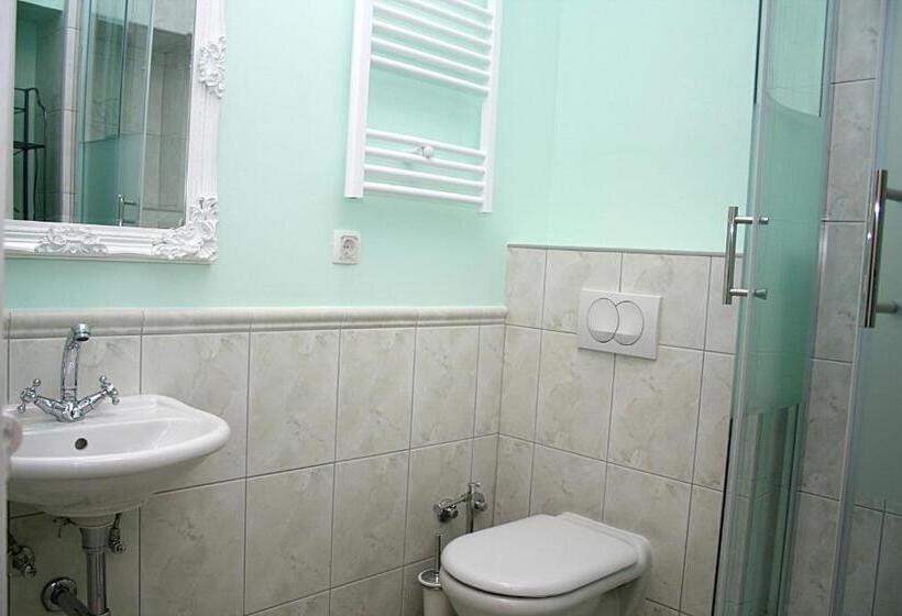 פנסיון Banica Apartments & Rooms