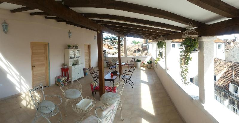 פנסיון Banica Apartments & Rooms