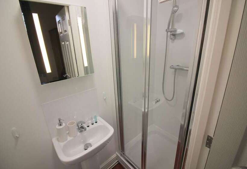 ペンション Cambridge City Rooms By Paymán Club