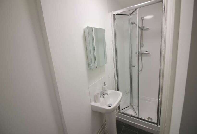 ペンション Cambridge City Rooms By Paymán Club