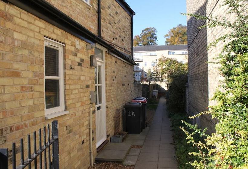 Пансион Cambridge City Rooms By Paymán Club