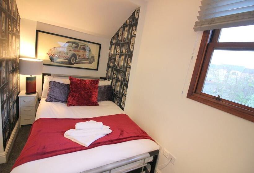 ペンション Cambridge City Rooms By Paymán Club