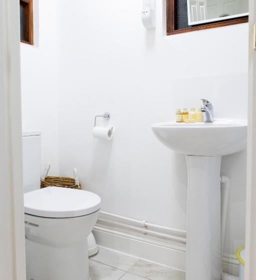 ペンション Cambridge City Rooms By Paymán Club