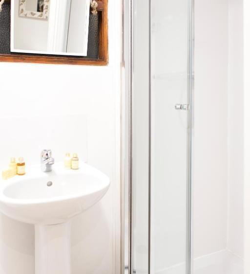 ペンション Cambridge City Rooms By Paymán Club