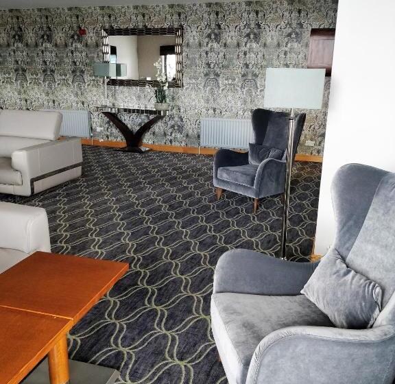 פנסיון Cromore Halt