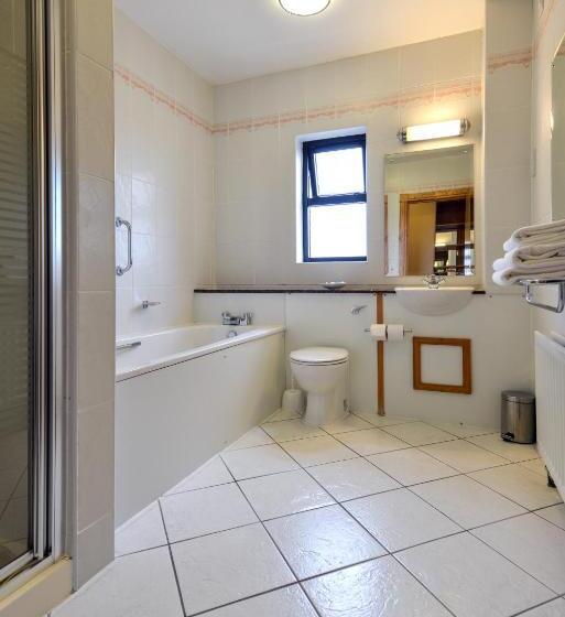 פנסיון Cromore Halt