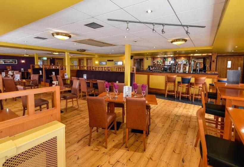 פנסיון Cromore Halt