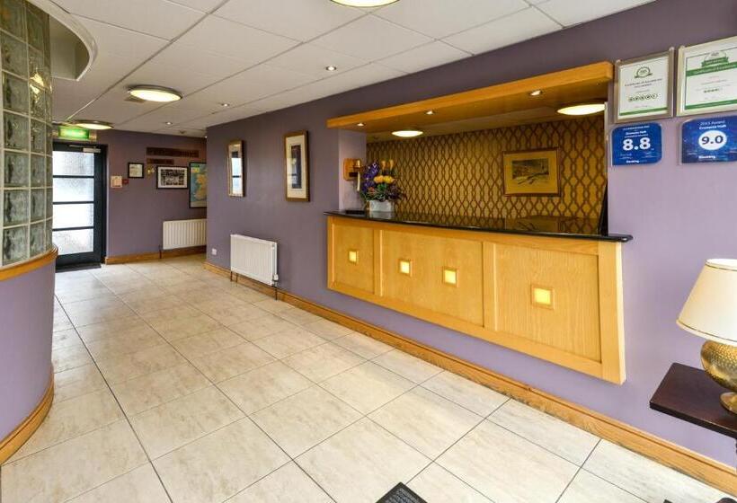 פנסיון Cromore Halt