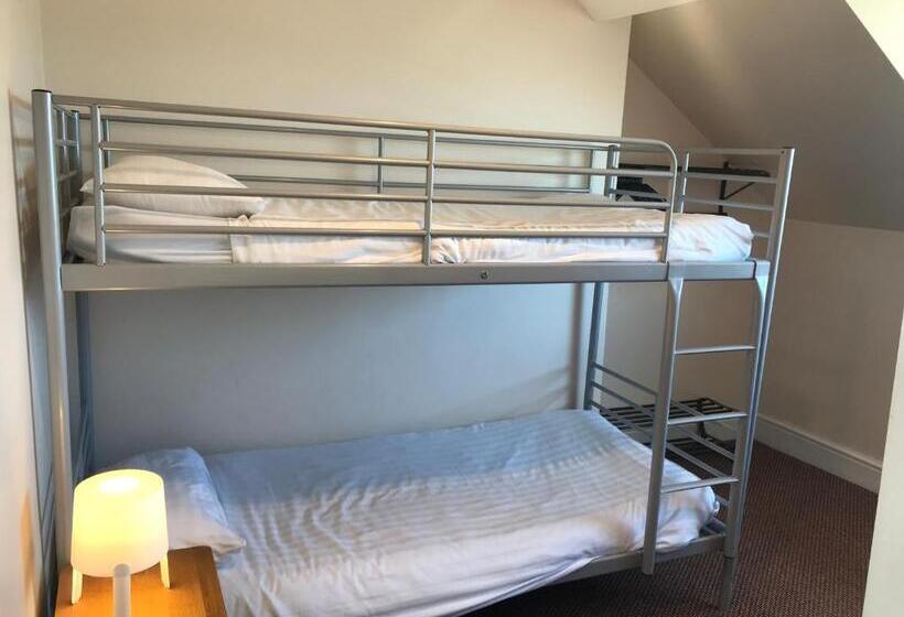 펜션 Crystal House