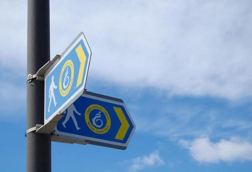 펜션 Crystal House