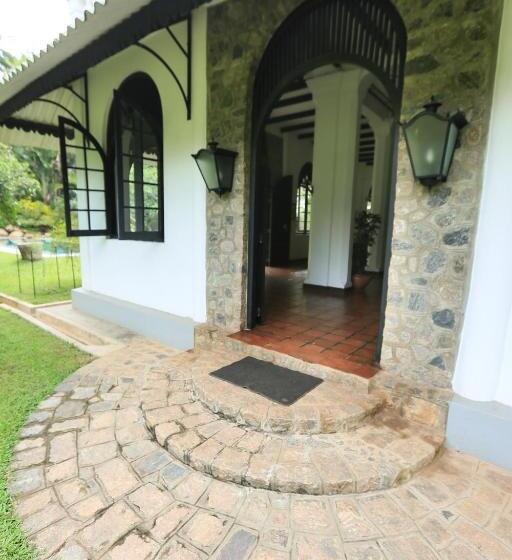 膳宿费 Horathapola Estate