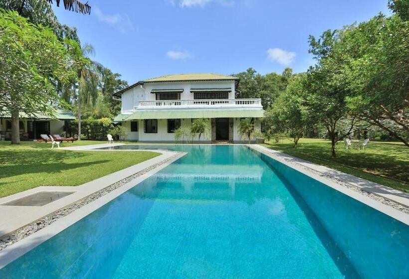 펜션 Horathapola Estate