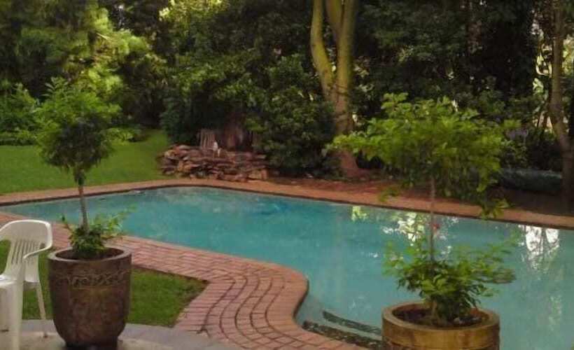 פנסיון Lapalosa Lodge