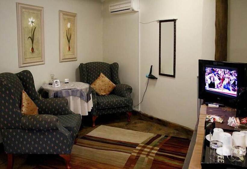 פנסיון Lapalosa Lodge