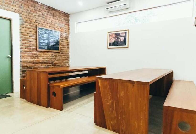 ペンション Moss Colombo