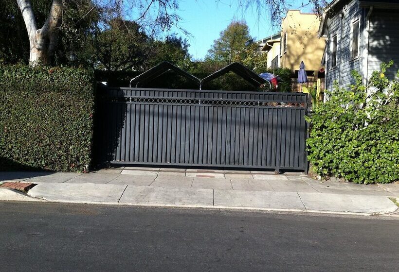 پانسیون Sanborn Guest House