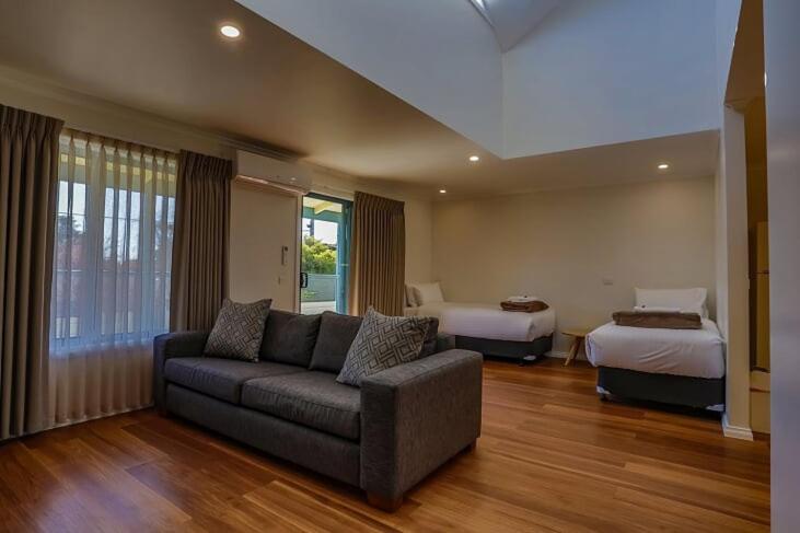 Phillip Island Off-Track Accommodation