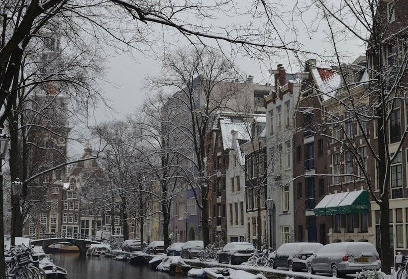 Rembrandtplein Bed & Breakfast