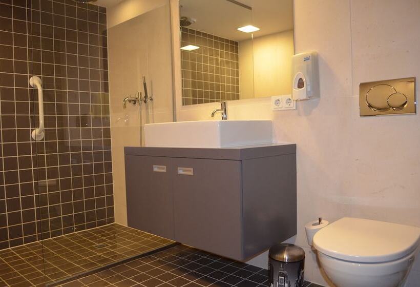 Rembrandtplein Bed & Breakfast