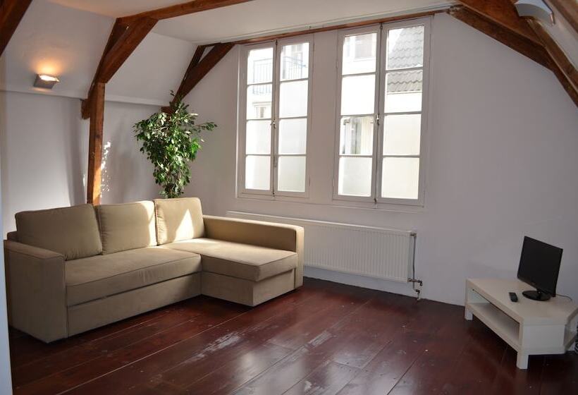 Rembrandtplein Bed & Breakfast