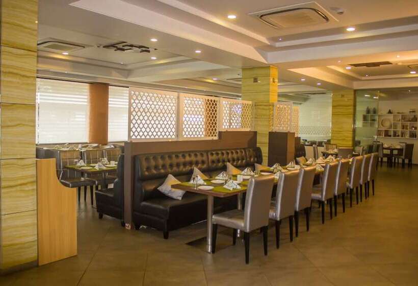 منتجع Club Mahindra Hatgad