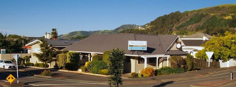 Riverlodge Motel