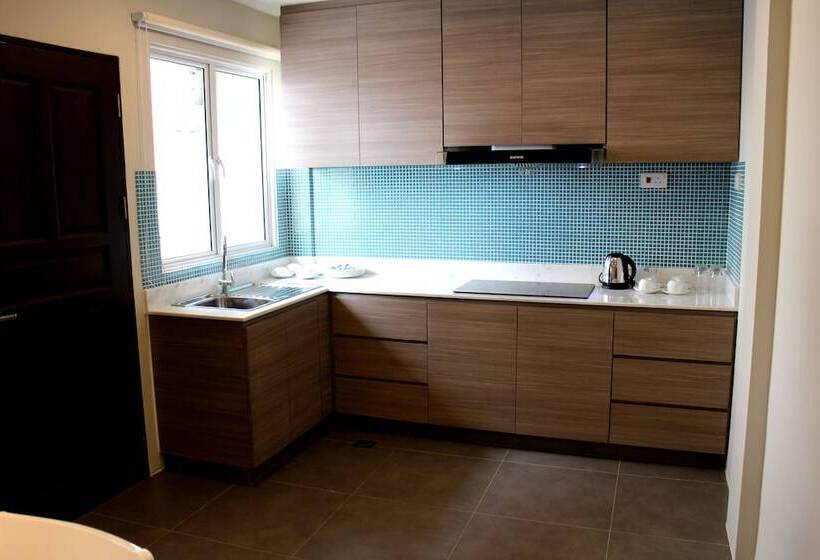 Riverside Residence By Gina Suite