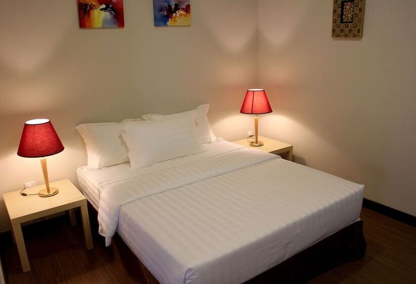 Riverside Residence By Gina Suite