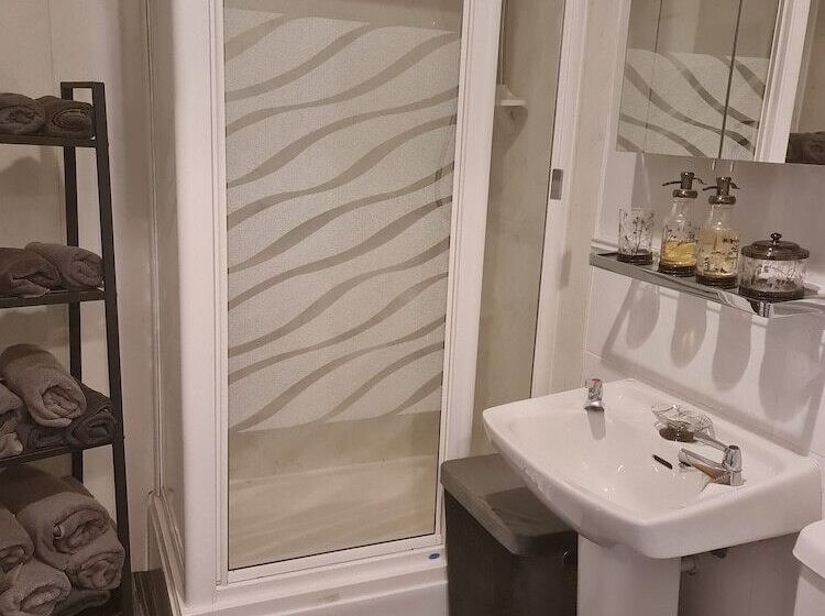 Robert The Bruce Apartment