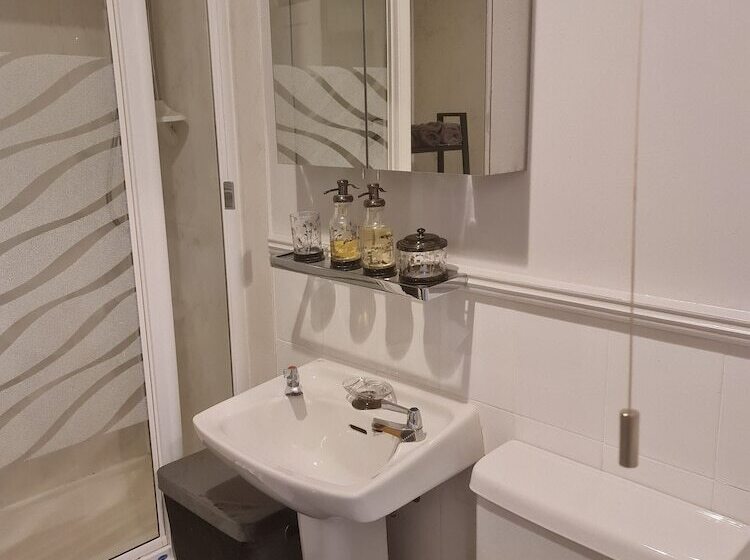 Robert The Bruce Apartment