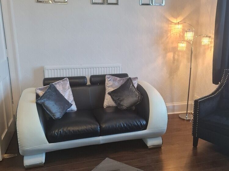 Robert The Bruce Apartment