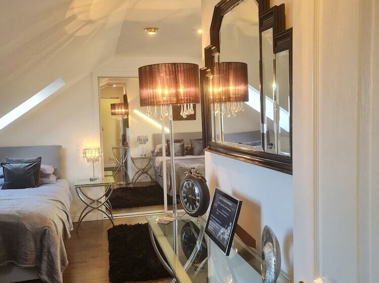 Robert The Bruce Apartment