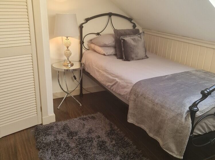 Robert The Bruce Apartment