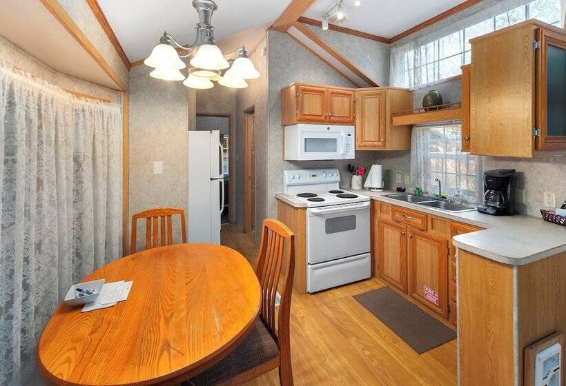 Robin Hood Village Resort