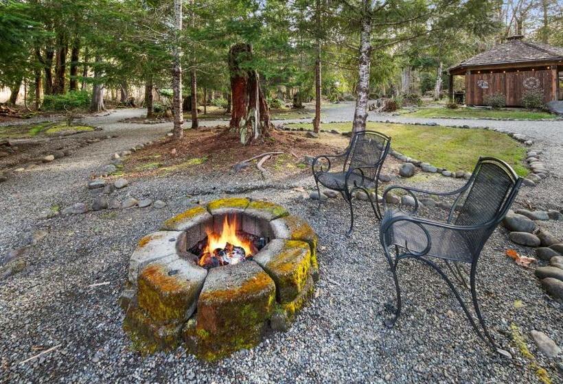 Robin Hood Village Resort