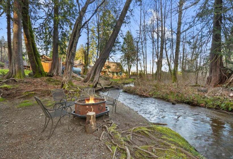 Robin Hood Village Resort