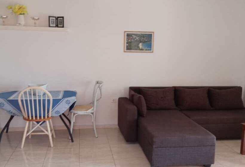 Sarakinos Apartments