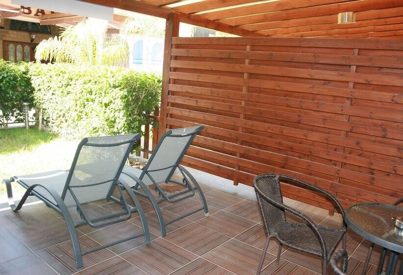 Sunrise Arches Apartments