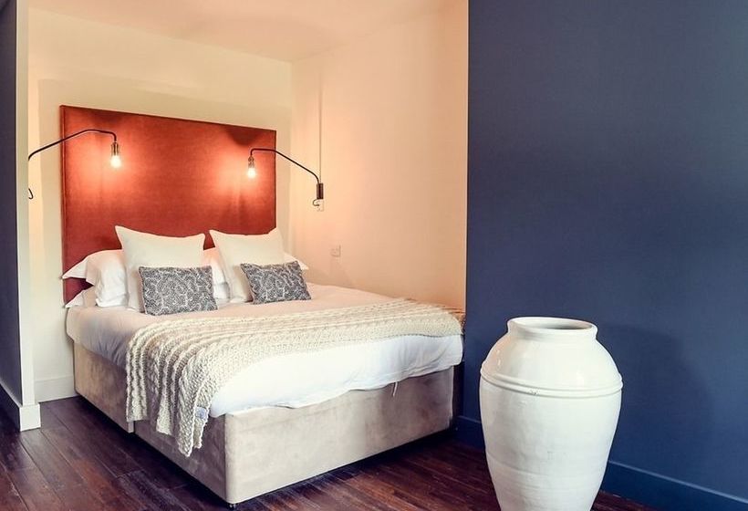 簡易ホテル The Nest  And Restaurant