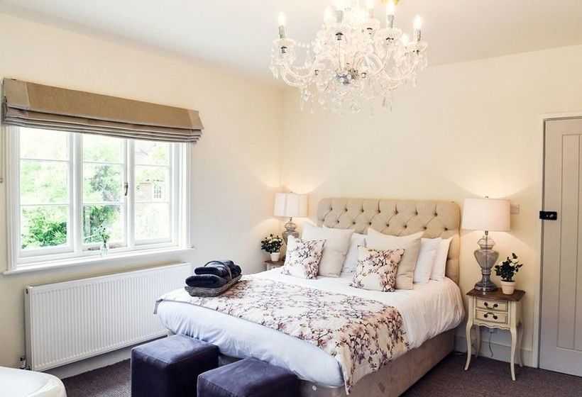 簡易ホテル The Nest  And Restaurant