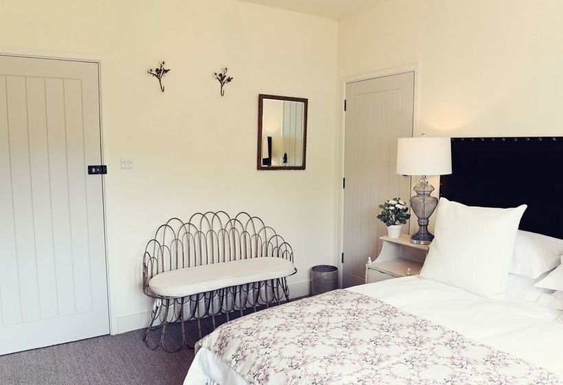 簡易ホテル The Nest  And Restaurant