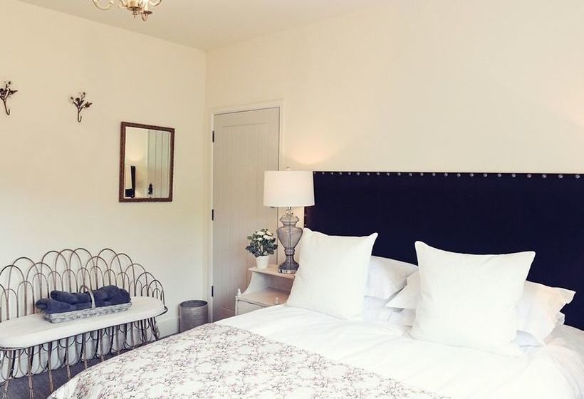 簡易ホテル The Nest  And Restaurant