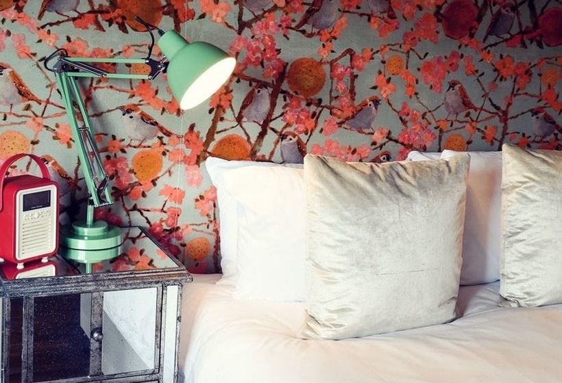 簡易ホテル The Nest  And Restaurant