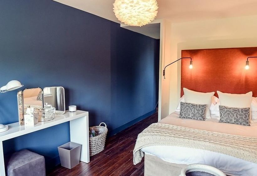 簡易ホテル The Nest  And Restaurant